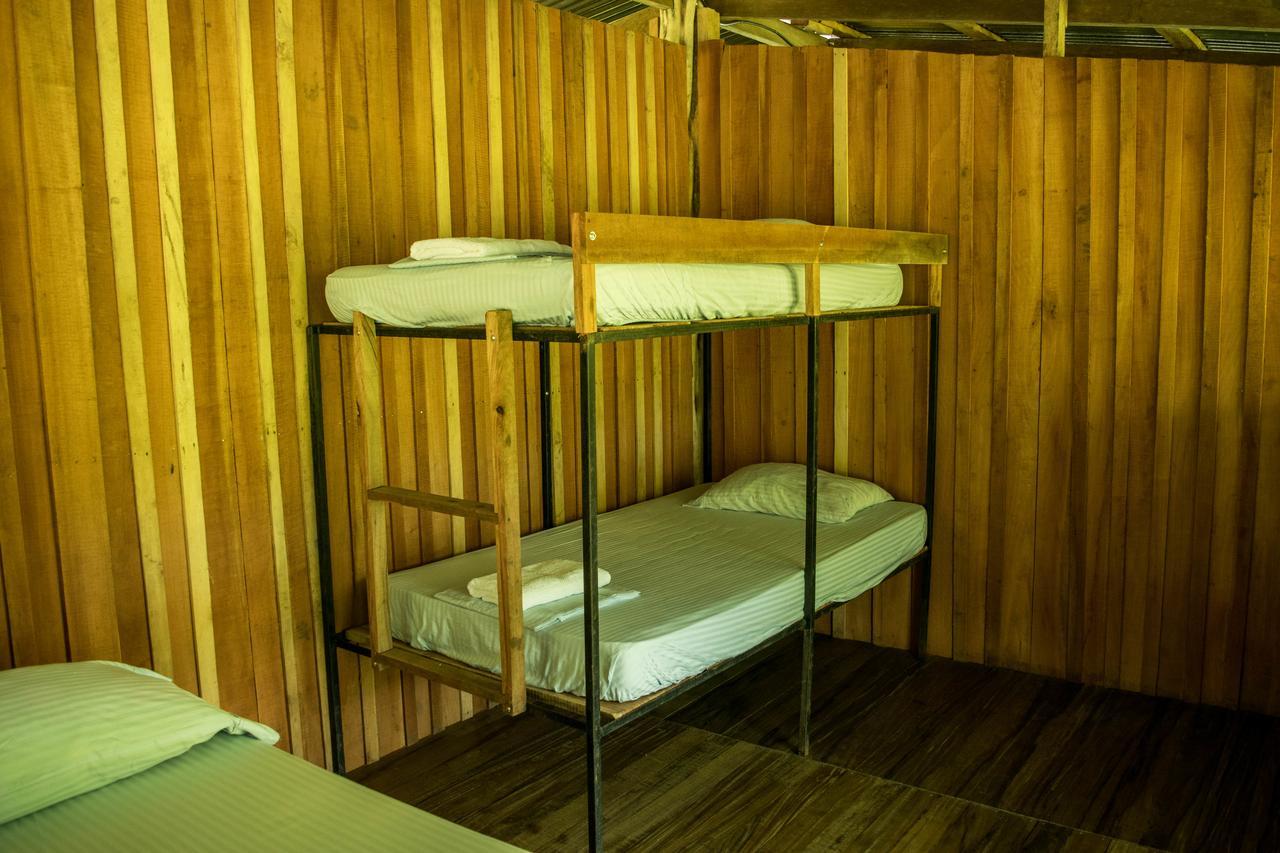 Albergue La Laguna Puerto Jimenez Bagian luar foto